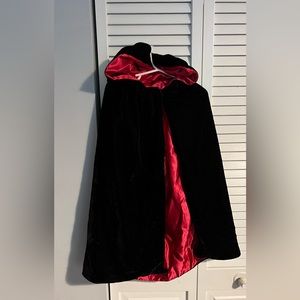 Costume Reversible Cape for kids. T6-7